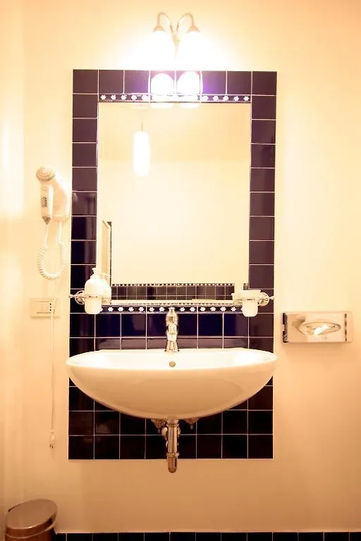 Domus Lina Hotel Fiumicino Guest house